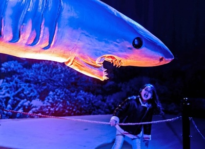 危うくガブリ!? 動く原寸大の「海の恐竜展」 キプロス