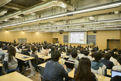 東洋大学大学院発、“かけるだけでイネ・コムギの栄養価を高める”世界初技術を開発　～修了生・赤羽根健生氏の講演会開催ならびに東洋大学 理事長賞を授与～