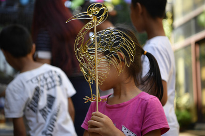 甘いきらめき、伝統の「糖画」　中国・雲南