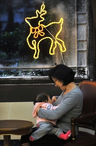 子どもの数が多い母親は自殺の可能性が低い、研究