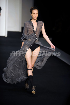 11 12年秋冬リオ ファッションウィーク開催 写真21枚 ファッション ニュースならmode Press Powered By Afpbb News