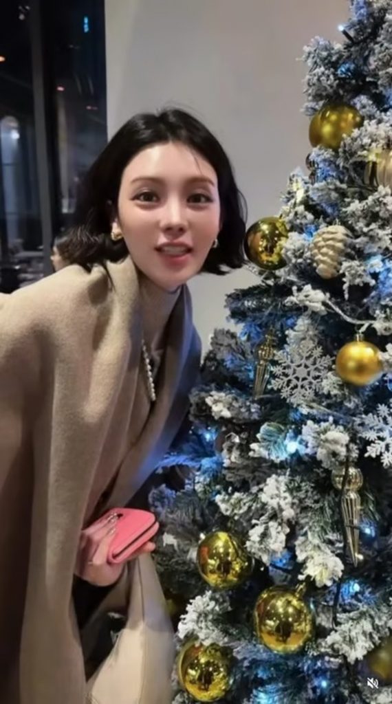 Raina’s SNS (c)STARNEWS