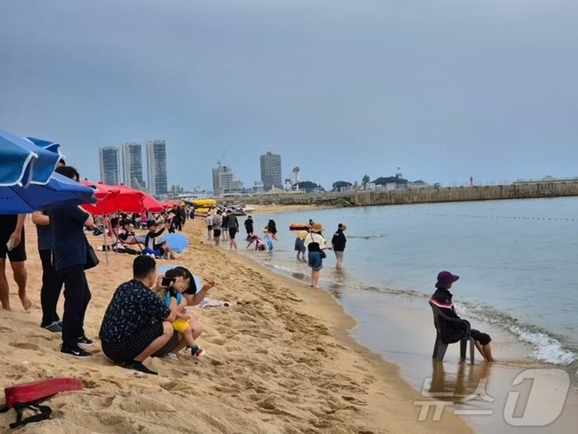 2025年7月4日、江原道束草海水浴場(c)news1
