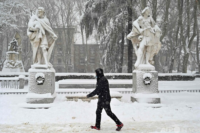 スペインの大雪で3人死亡、全国で混乱
