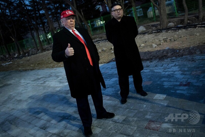 金正恩氏とトランプ氏のそっくりさん、平昌五輪開会式の会場に登場