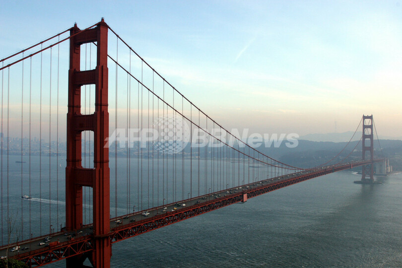 サンフランシスコの観光名所ゴールデンゲートブリッジ、自殺者急増でフェンス建設を検討中 - 米国
