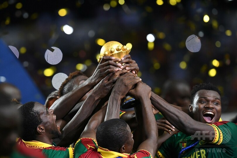 不屈のライオンが15年ぶりのネーションズカップ制覇、カメルーンが逆転でエジプト破る