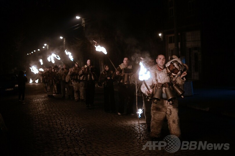 春の訪れ祝う伝統の祭「クケリ」、ブルガリア