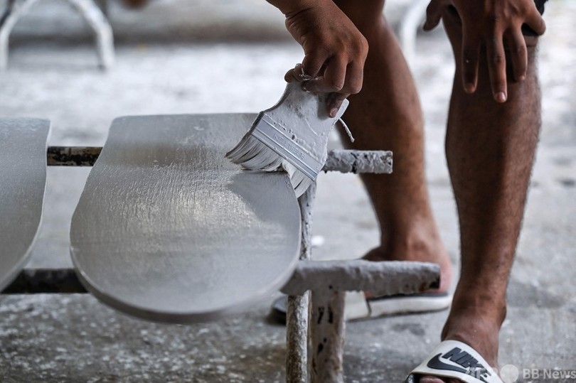 倉庫に眠るひつぎをスケボーに タイ