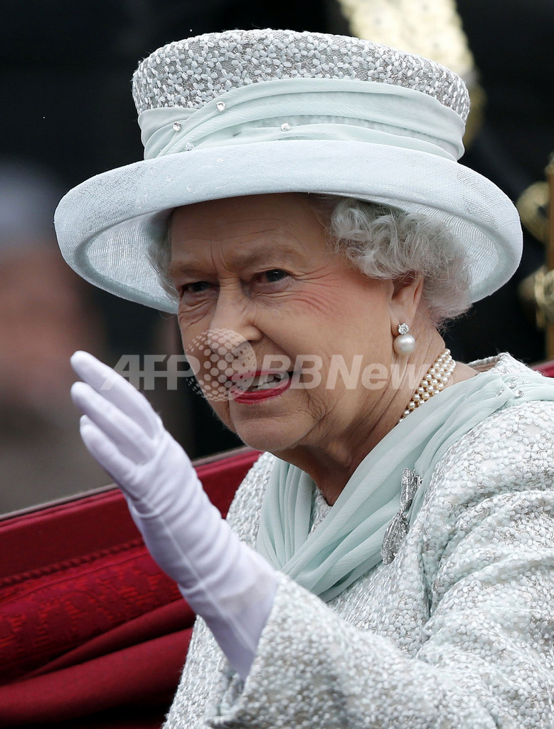 英女王即位60年記念行事、馬車パレードでフィナーレ