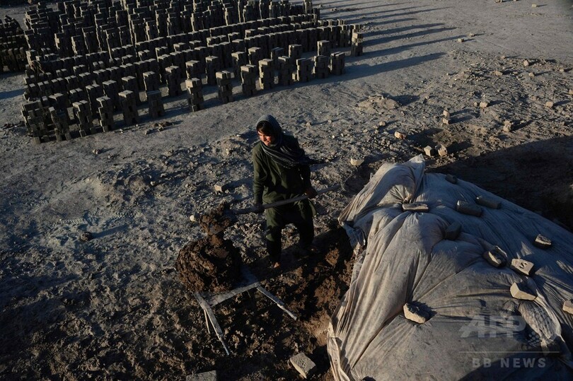 少年として生きるアフガニスタンの少女