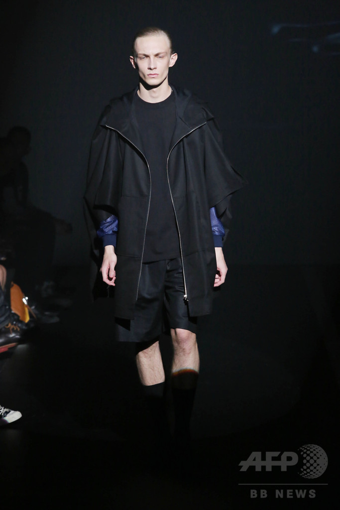 「ファイヤーワイヤー」15年春夏新作発表