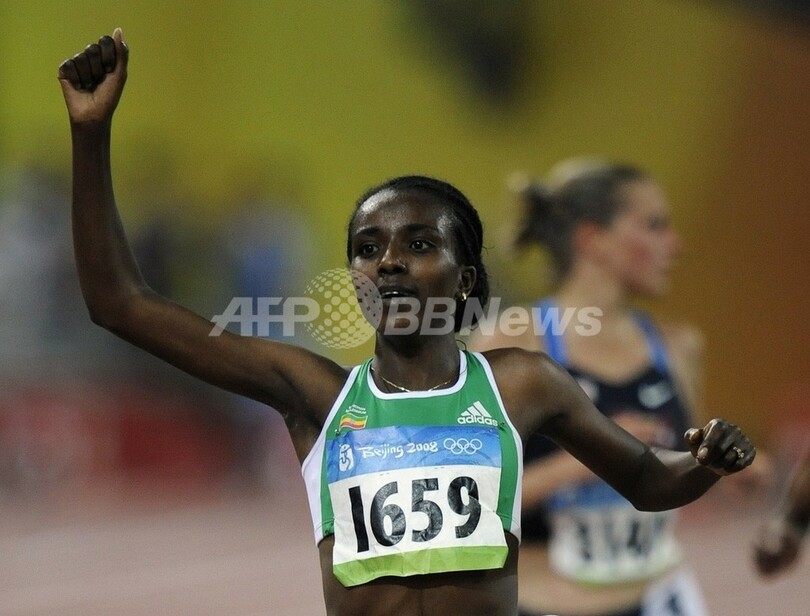 ディババ 女子10000メートルで金メダル獲得
