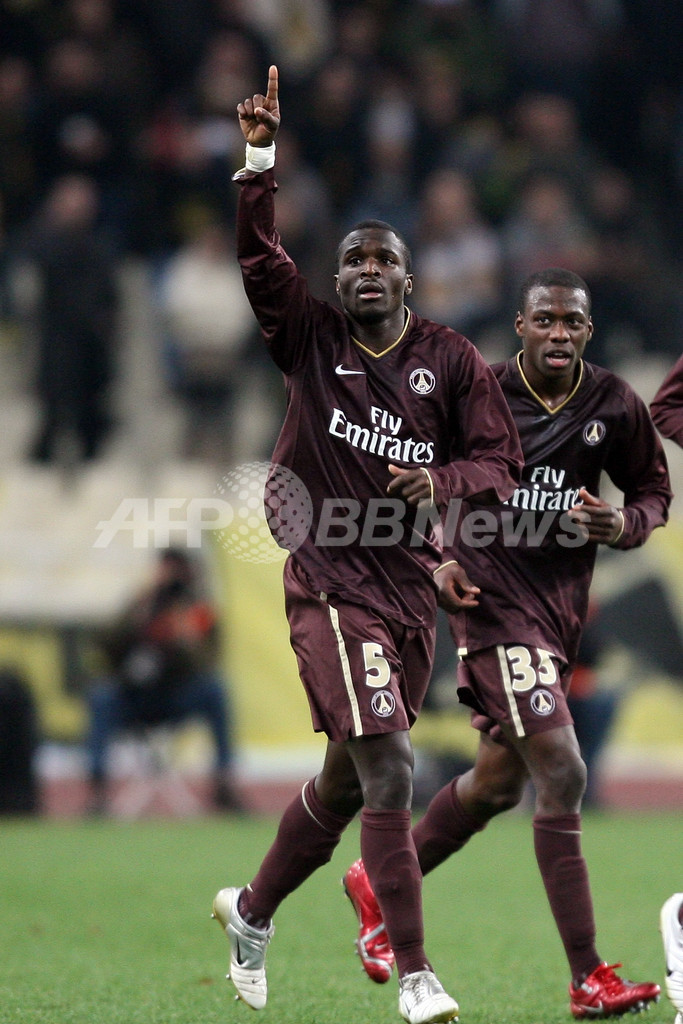 ＜サッカー UEFA杯＞パリ・サンジェルマン アウェーでAEKアテネに勝利 - ギリシャ