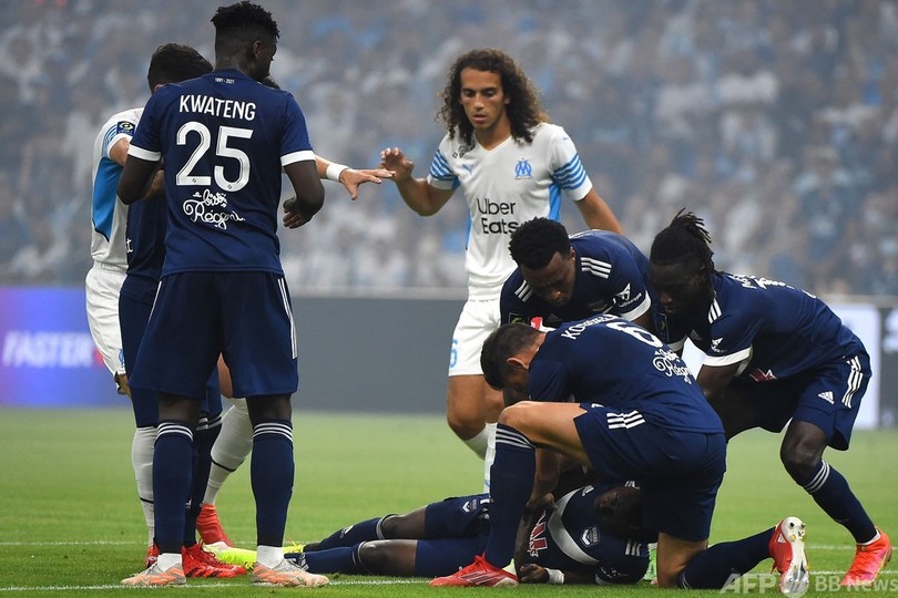 試合中に倒れたボルドー選手、練習再開へ 心臓に異常なし