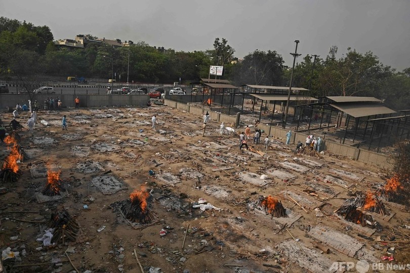 インド1日の死者3689人、過去最多更新 各国の支援到着