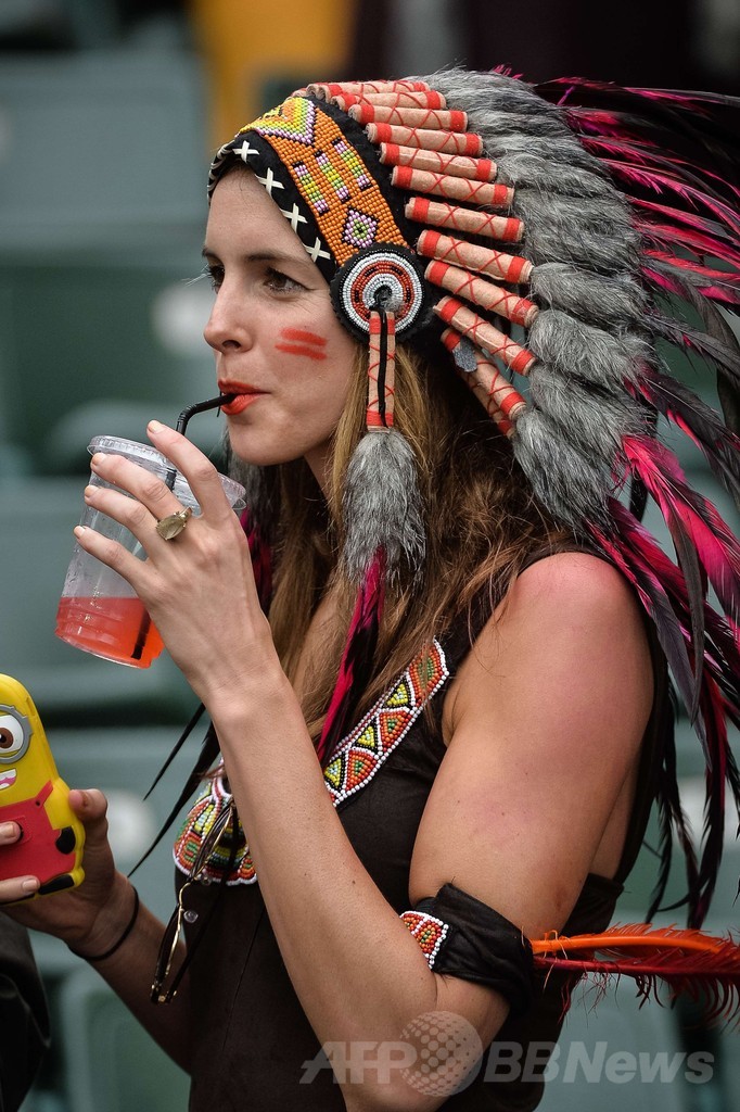 観客の芸も高レベル？7人制ラグビーの国際大会、香港セブンズ