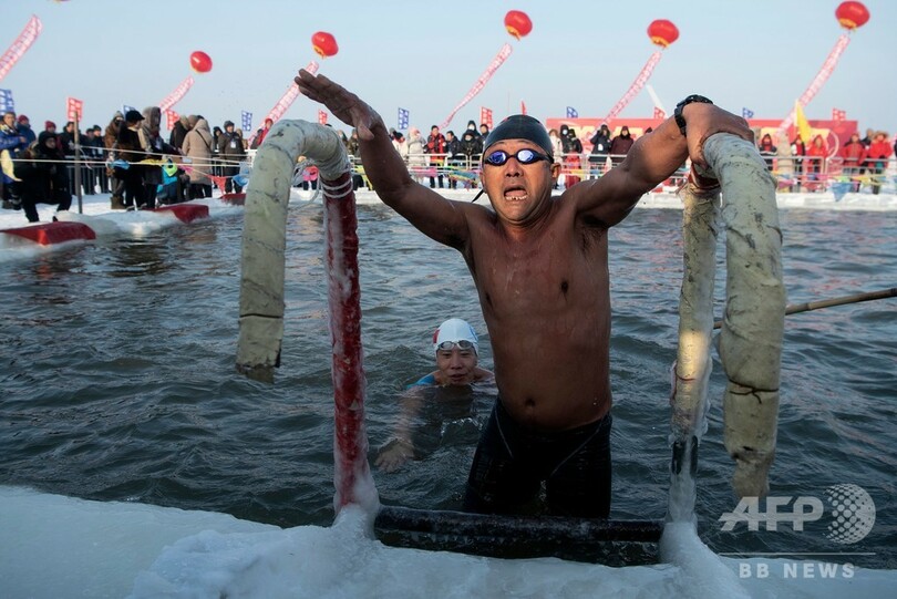 氷の塔に集団結婚式も…ハルビンの国際氷雪祭