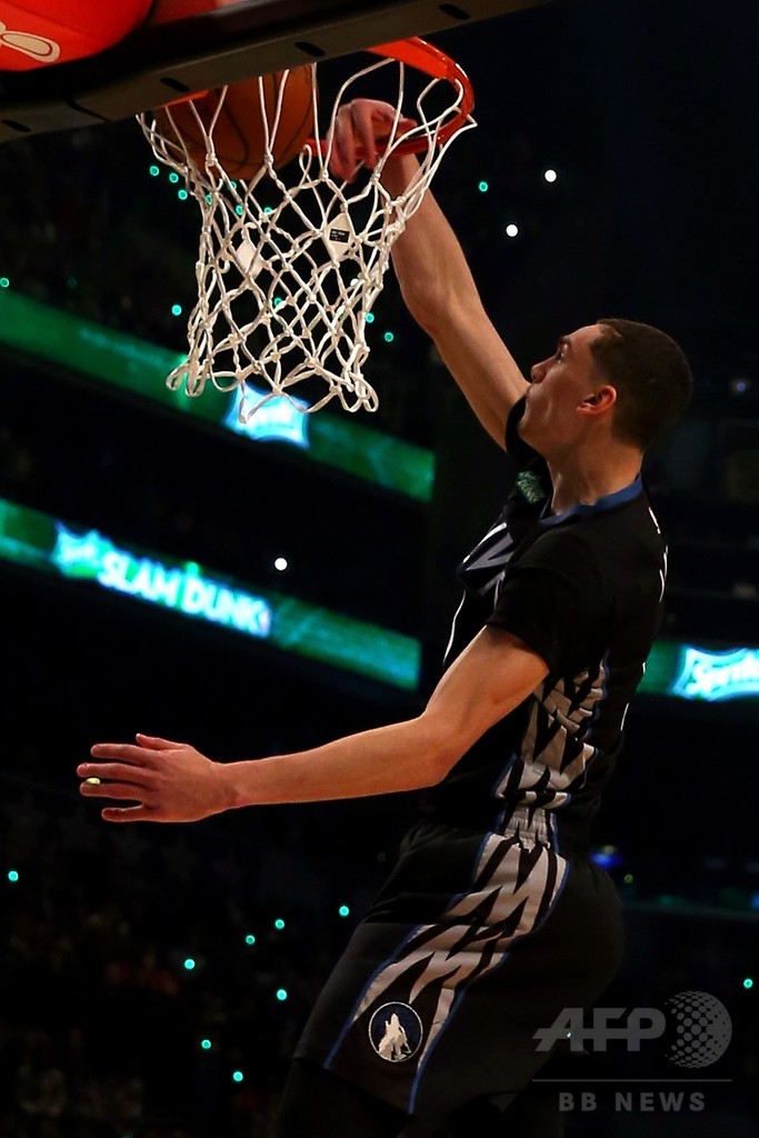 ティンバーウルブズのラビーンがダンクコンテスト優勝