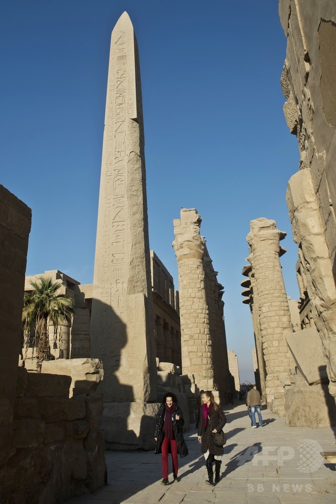 ルクソールで男自爆、容疑者2人死亡 エジプト警察