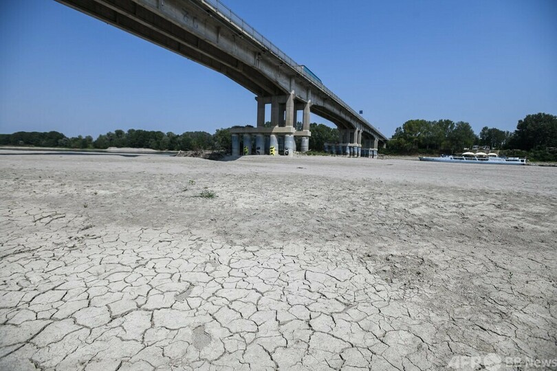 第2次大戦で沈んだはしけ、70年で最悪の干ばつで「浮上」 伊