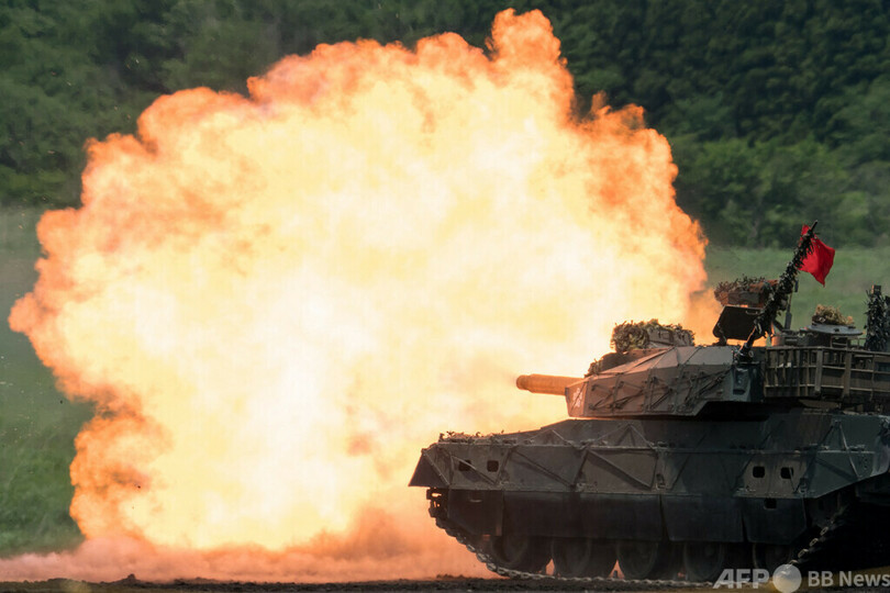 陸自、「富士総合火力演習」実施