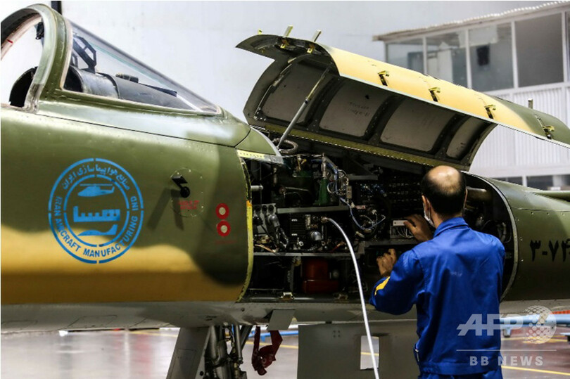 イラン初の国産戦闘機「コウサル」、製造ラインの写真公開