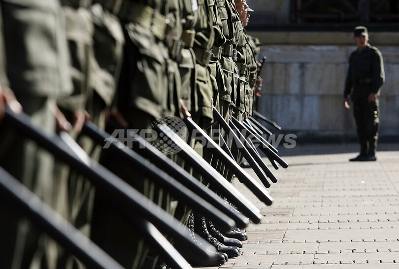 ＜コロンビア大統領選挙＞現職ウリベ氏圧倒的優勢 - コロンビア