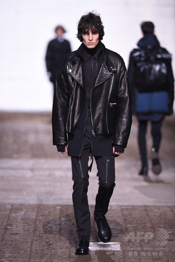 「ディーゼル ブラック ゴールド」バイク・メッセンジャーにインスパイアされた16年秋冬メンズコレクション