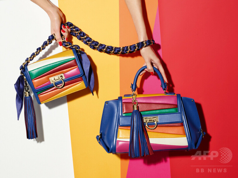 「サルヴァトーレ フェラガモ」色彩豊かなカプセル