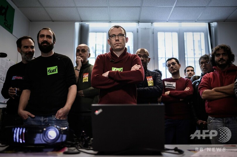 仏年金改革、首相が譲歩も労組反発 スト拡大宣言