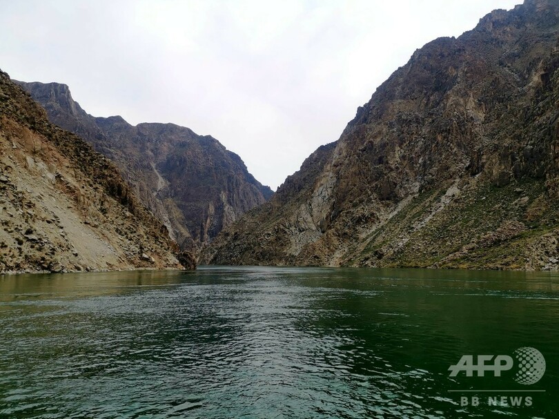 黄河上流の「中国のコロラド大峡谷」 川筋は4万年以上変わらず