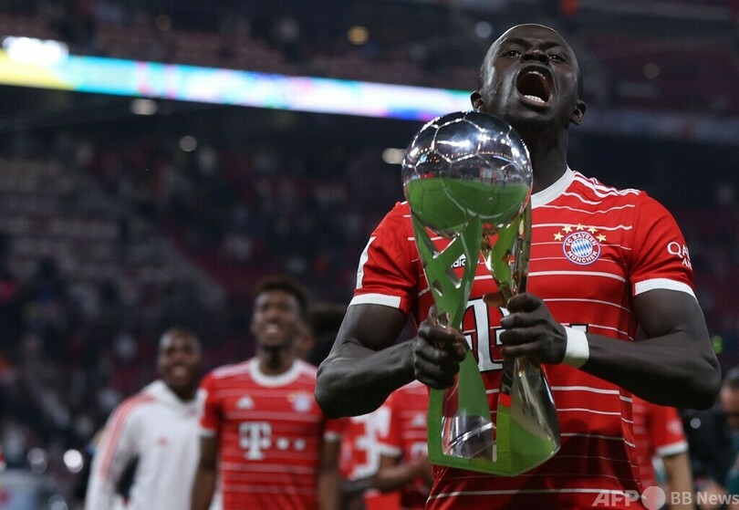 バイエルンが10度目のスーパー杯制覇、マネが公式戦初得点