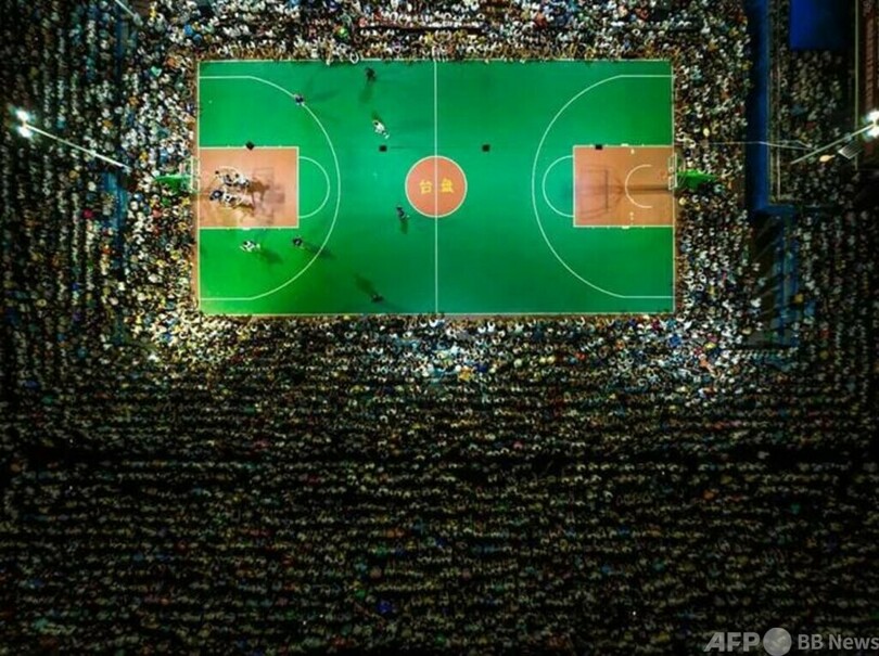 中国の「村バスケットボール」選手権大会 2万人超が生観戦