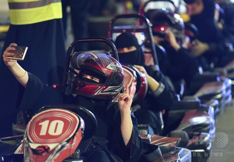 サウジアラビアで女性の運転解禁