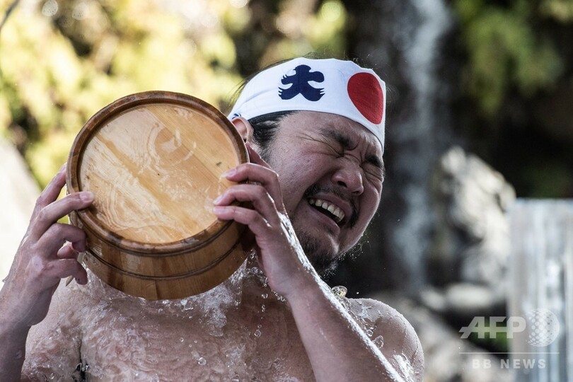 冷水かぶり心身清める、神田明神で恒例の「寒中禊がまん会」
