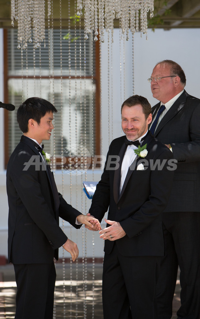 オーストラリアで初の同性婚カップル誕生