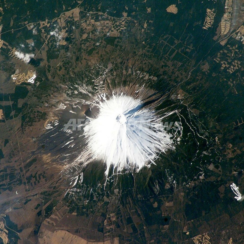 富士登山の米男性、遺体で発見