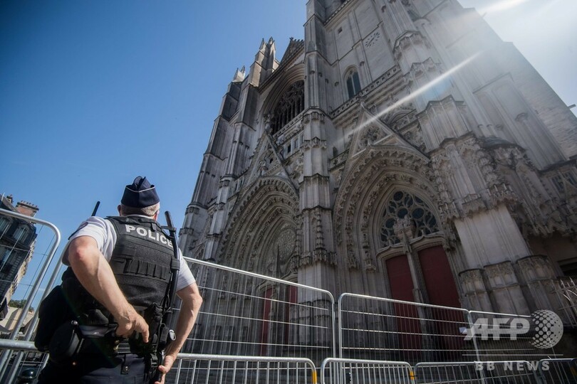 ナント大聖堂火災、釈放した男を再び拘束 予審開始を決定