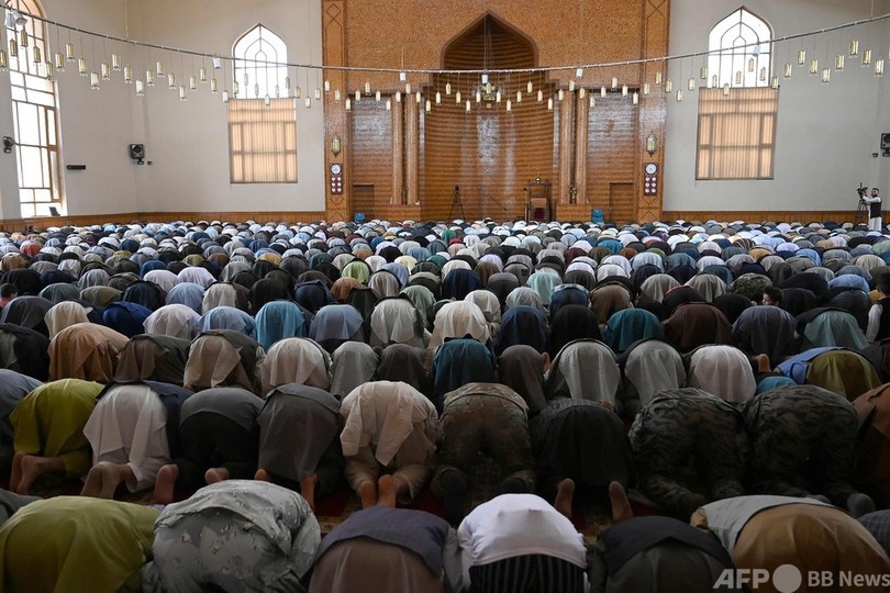 アフガンのモスクで爆発、12人死亡 停戦の静寂破る