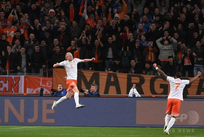 オランダ、決定力を欠くスペインに快勝 国際親善試合