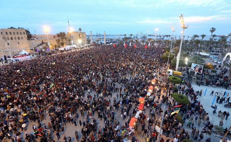 リビア首都、カダフィ独裁崩壊につながった大規模デモから7年を祝う