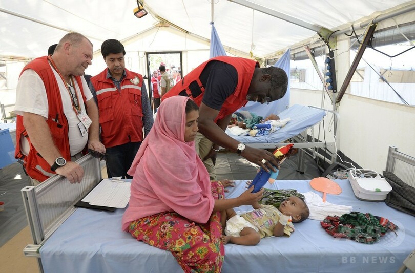 ロヒンギャ難民間でのコレラ流行は「時限爆弾」、赤十字 