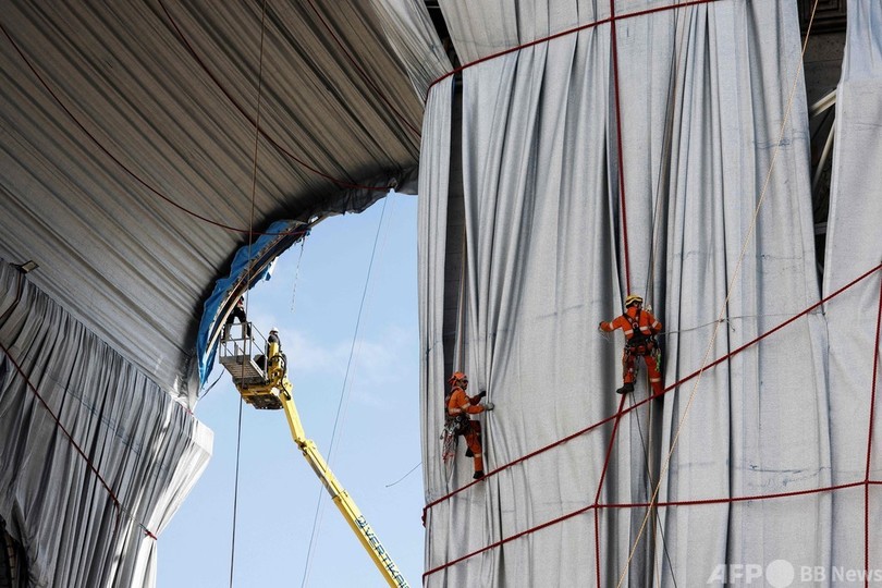【今日の1枚】パリの凱旋門から布を撤去、プロジェクト見納め