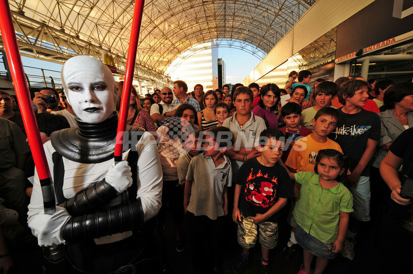 「スター・ウォーズ」展覧会、レプリカや衣装など250点を公開