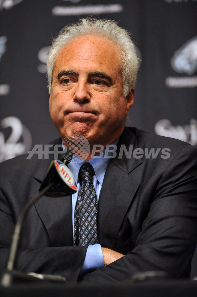 ヴィック イーグルスと契約を結びNFL復帰へ