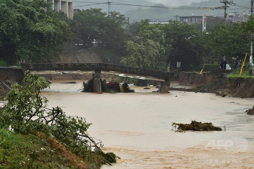 九州北部で記録的な大雨続く 2人死亡、18人不明