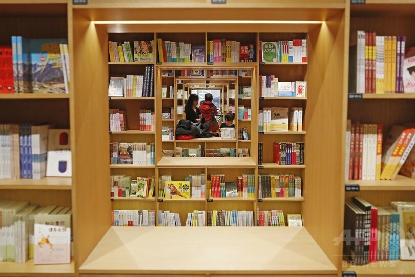 上海の書店に「光の空間」がオープン　安藤忠雄氏設計