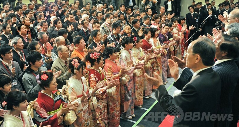 華やか着物で新年スタート、東証で大発会