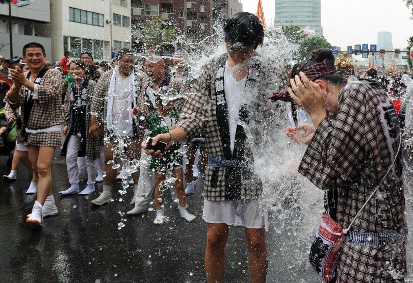 江戸三大祭の一つ、深川八幡祭りの連合渡御